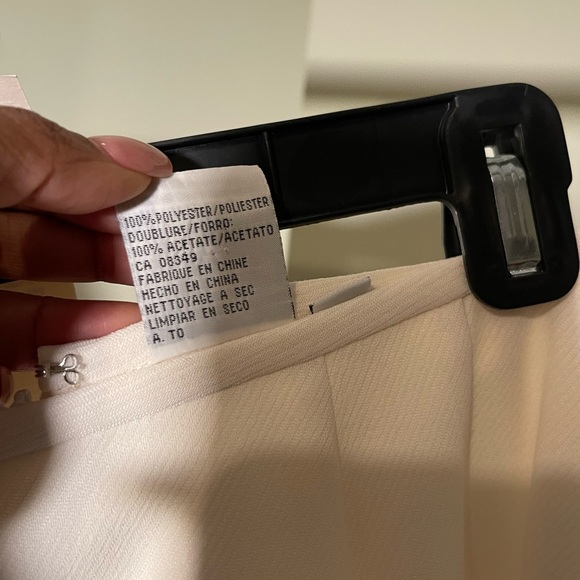 Le Suit Essentials Ivory Skirt Set Sz 10 - Picture 8 of 14